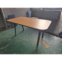 회의 테이블 1500*900