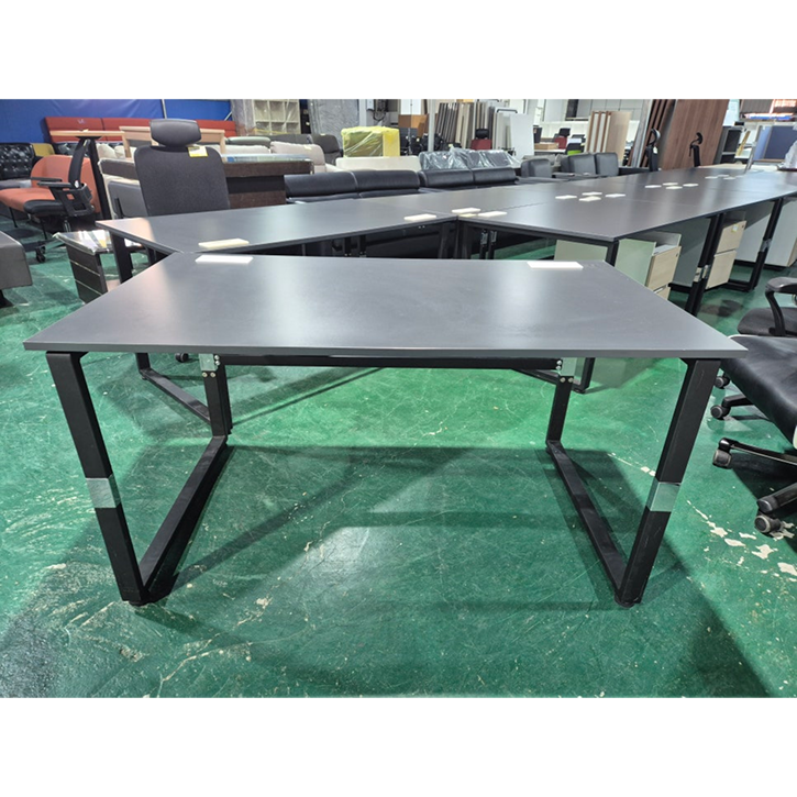 러셀 사무용 책상 1400 / 블랙